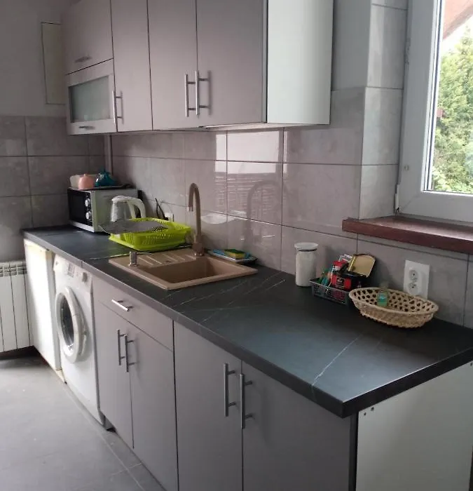 Uroczy apartament-1